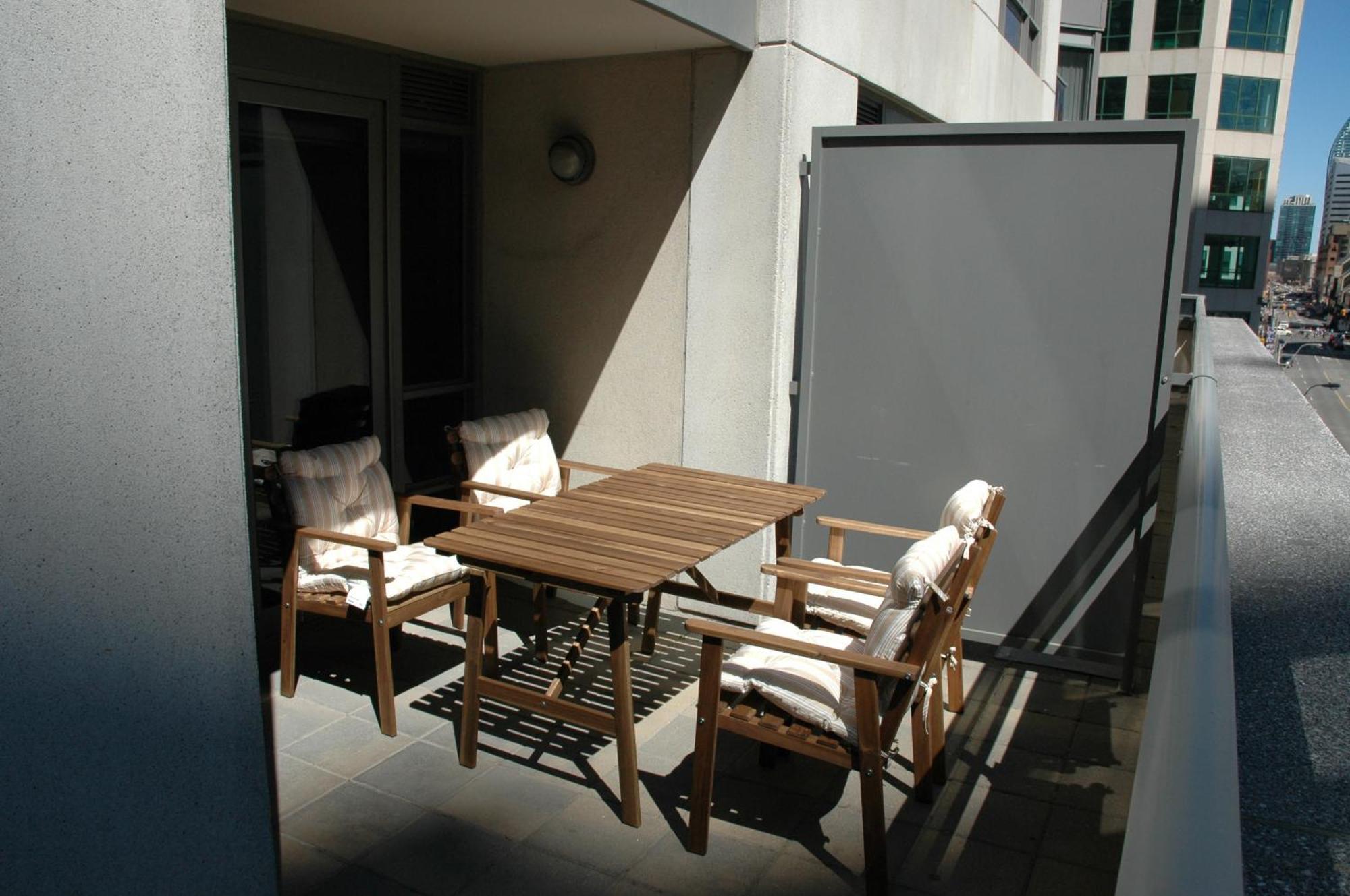 Livingsuites Toronto - 20 Blue Jays Way מראה חיצוני תמונה